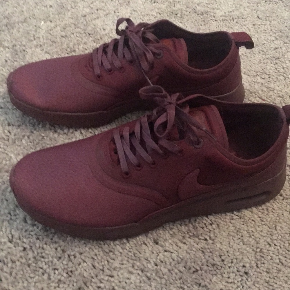 Brand New Maroon Nike Shoes - Picture 3 of 6